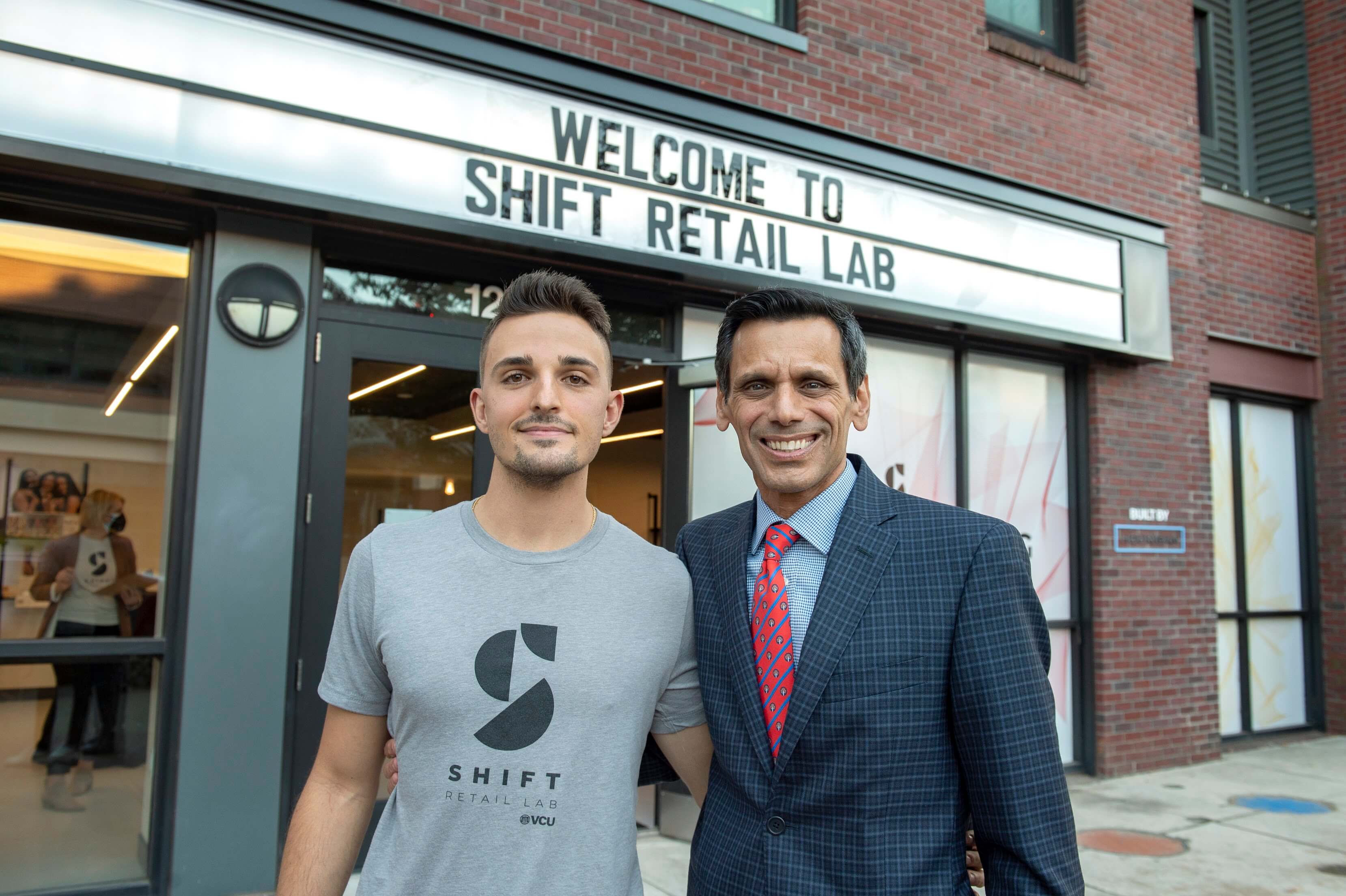 President Rao meeting with an organizer of the shift retail lab